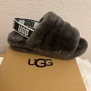 UGG fluffy slides